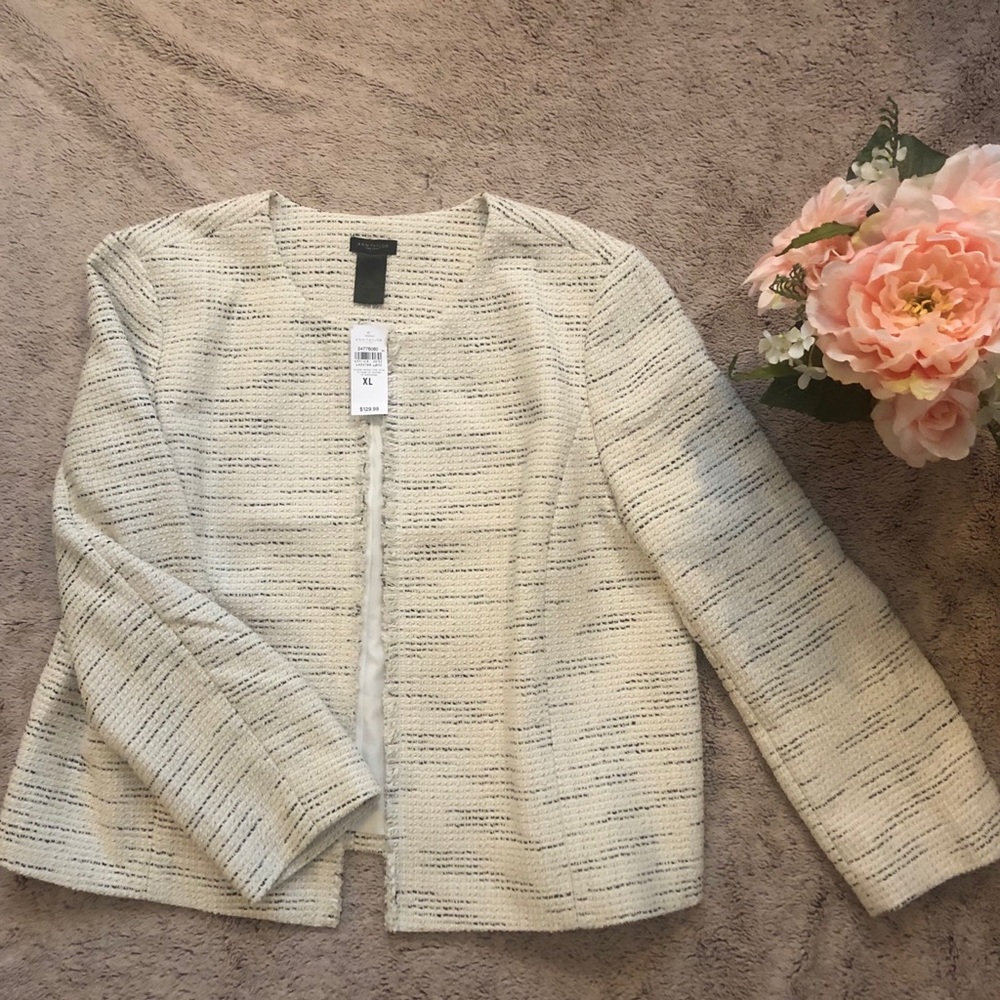 BOGO FREE 🌸Ann Taylor NWT Blazer 🌸